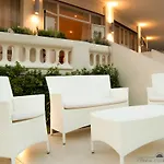 Caraibi - Long Breakfast Until 11-00 And Dinner 3*