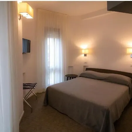 Hotel Caraibi - Breakfast Until 11-00 And Dinner-mirabilandia Partner 3*