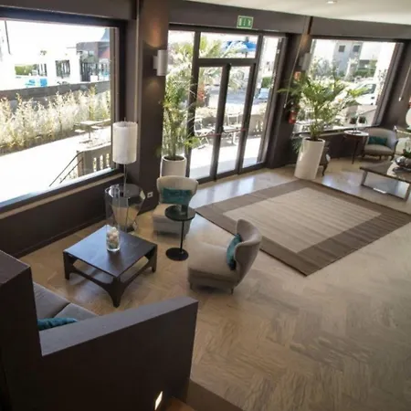 Caraibi - Breakfast Until 11-00 And Dinner-mirabilandia Partner 3*