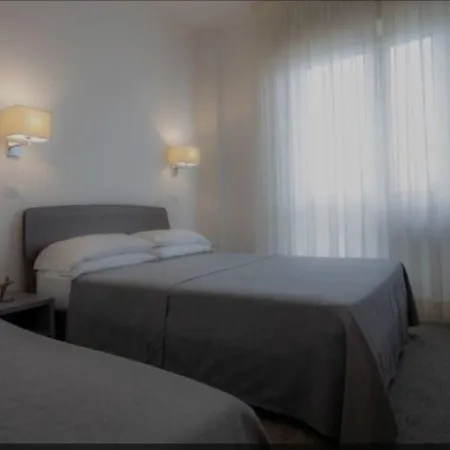 Caraibi - Breakfast Until 11-00 And Dinner-mirabilandia Partner Hotel Milano Marittima