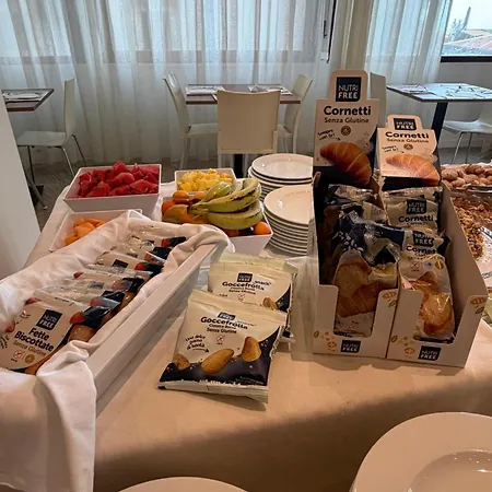Hotel Caraibi - Breakfast Until 11-00 And Dinner-mirabilandia Partner Milano Marittima
