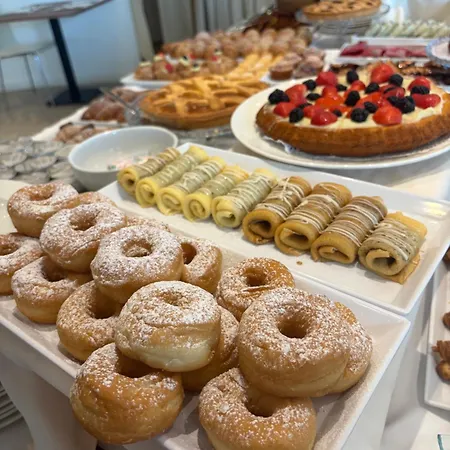 Caraibi - Breakfast Until 11-00 And Dinner-mirabilandia Partner 3*