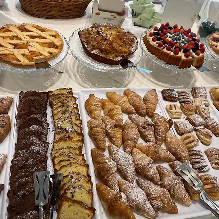 Caraibi - Breakfast Until 11-00 And Dinner-mirabilandia Partner Milano Marittima