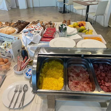 Caraibi - Breakfast Until 11-00 And Dinner-mirabilandia Partner 3*