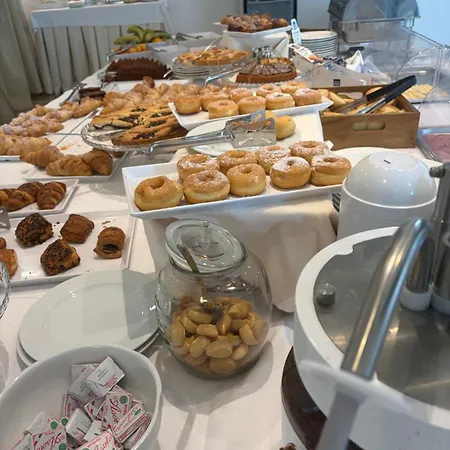 Caraibi - Breakfast Until 11-00 And Dinner-mirabilandia Partner 3* Milano Marittima