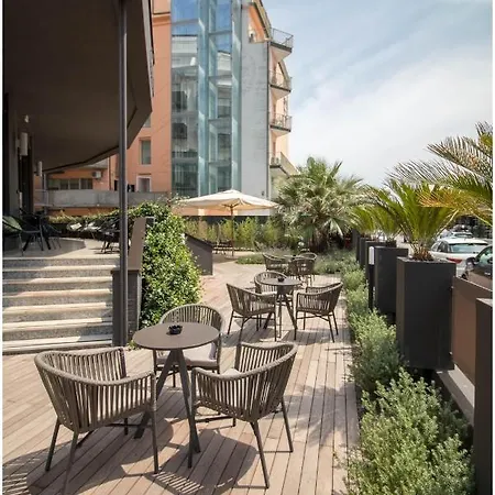 Hotel Caraibi - Breakfast Until 11-00 And Dinner-mirabilandia Partner