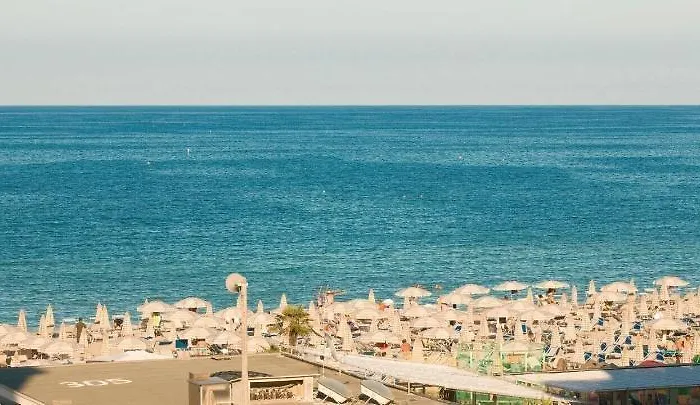 Caraibi - Long Breakfast Until 11-00 And Dinner Milano Marittima