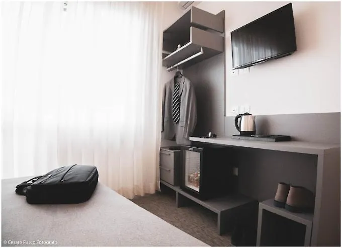 Caraibi - Long Breakfast Until 11-00 And Dinner 米兰马瑞提那