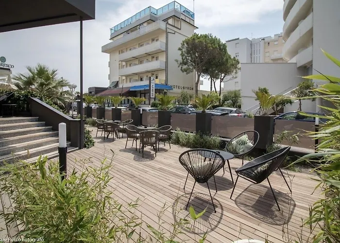 Caraibi - Long Breakfast Until 11-00 And Dinner