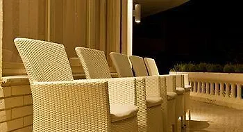 Caraibi - Long Breakfast Until 11-00 And Dinner 3*