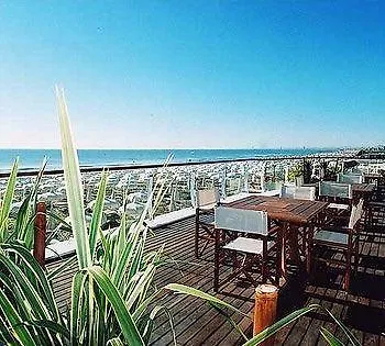 Hotel Caraibi - Long Breakfast Until 11-00 And Dinner Milano Marittima