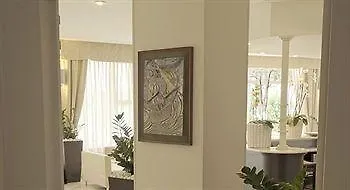 Hotel Caraibi - Long Breakfast Until 11-00 And Dinner