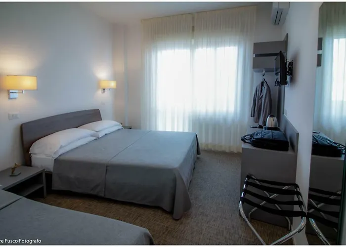 Hotel Caraibi - Long Breakfast Until 11-00 And Dinner