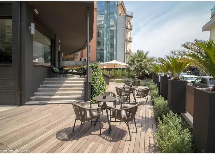 Hotel Caraibi - Long Breakfast Until 11-00 And Dinner