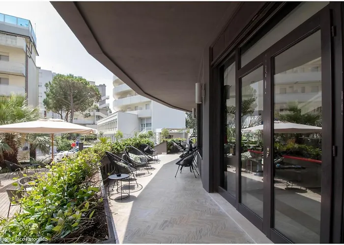 Hotel Caraibi - Long Breakfast Until 11-00 And Dinner 3*